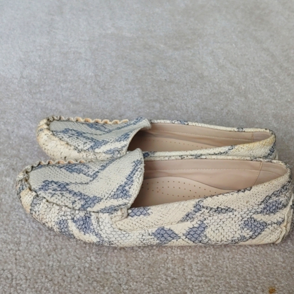Cole Haan driving mocs, women sz 7, snakeskin